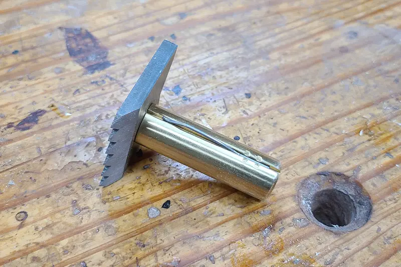Scratch & Dent: Workbench Plane Stop – 2-Inch Square Head With Toothed, V-Groove, And Brass Post (3/4" X 2.375") 1