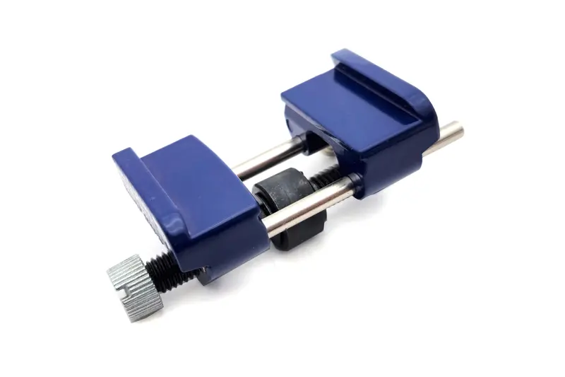 Self-Centering Side-Clamping Honing Guide For Chisels And Blades – Model 388015 1